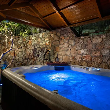 Willa Calypso Lindia Luxury *