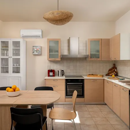 Calypso Lindia Luxury לינדוס