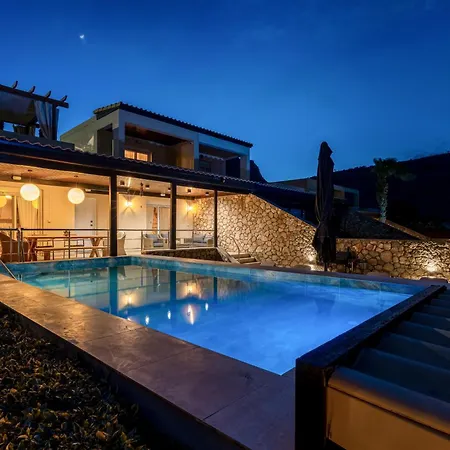 Calypso Lindia Luxury לינדוס