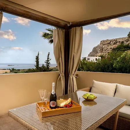 וילה Calypso Lindia Luxury לינדוס