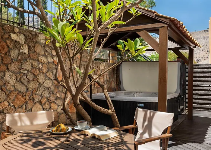 Calypso Lindia Luxury