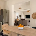 Calypso Lindia Luxury Vilă *